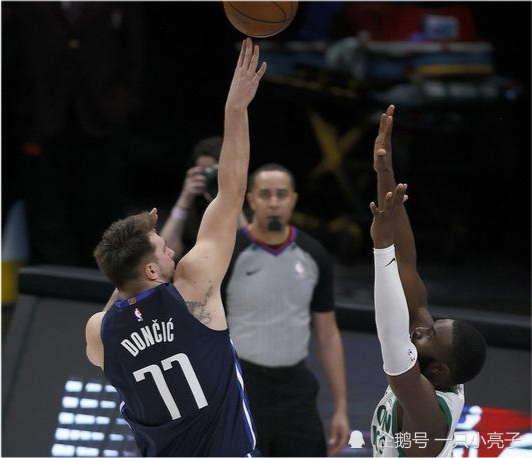  东契奇三分绝杀创历史纪录  